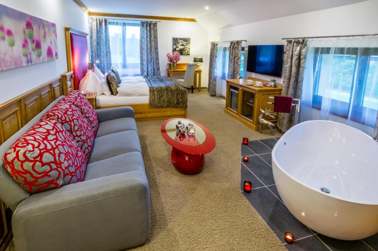 Wellness Hotel V Nebi Kořenov Buitenkant foto