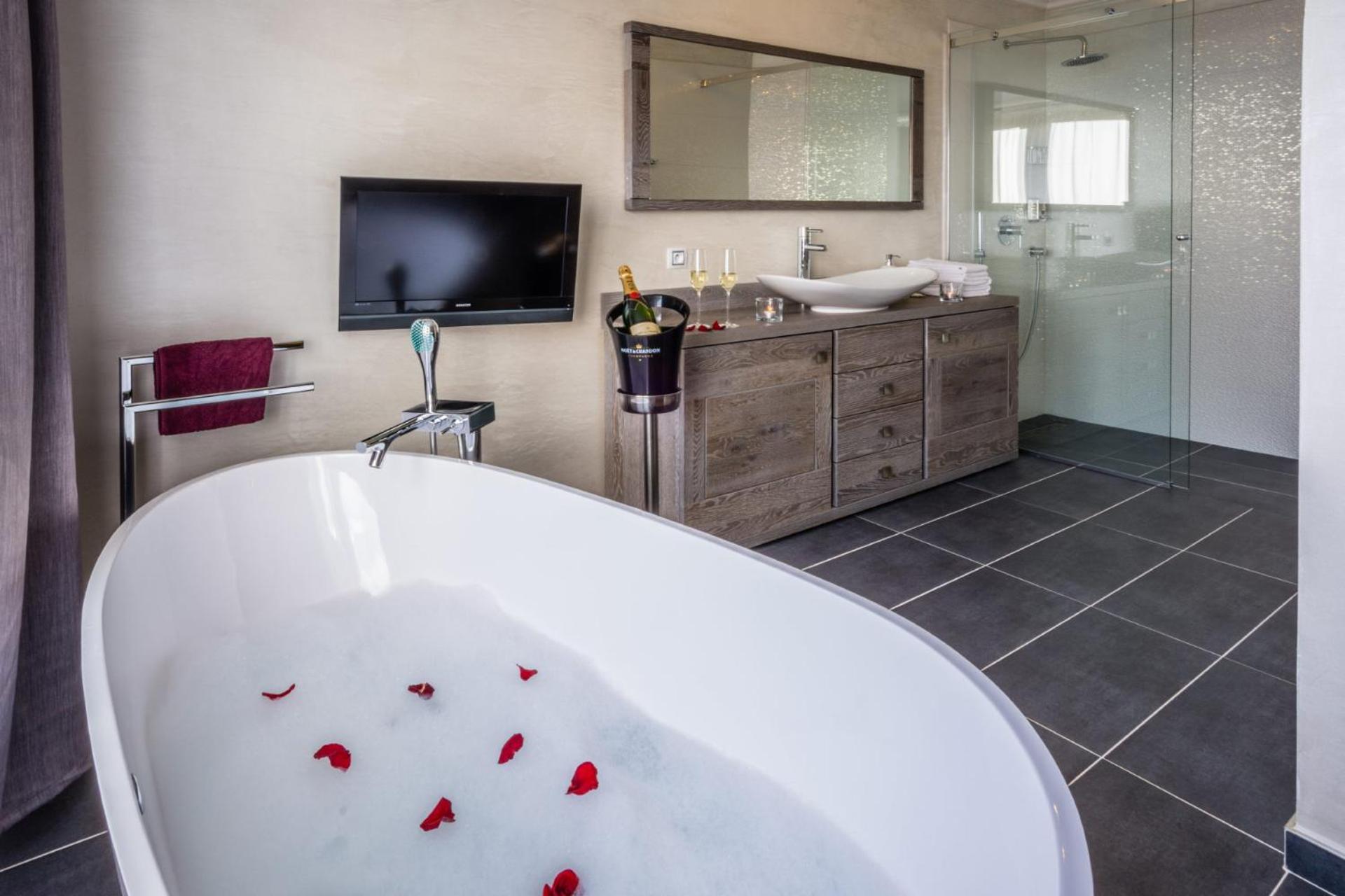 Wellness Hotel V Nebi Kořenov Buitenkant foto