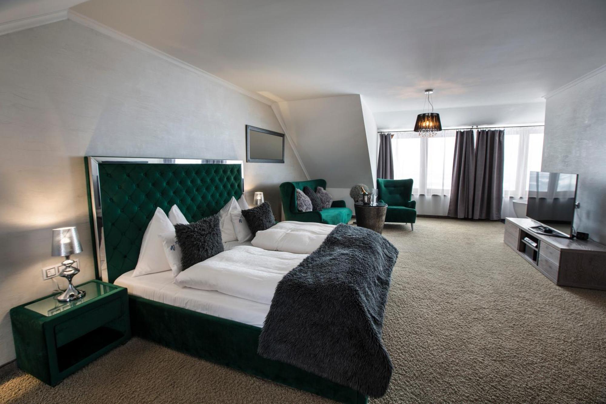 Wellness Hotel V Nebi Kořenov Buitenkant foto